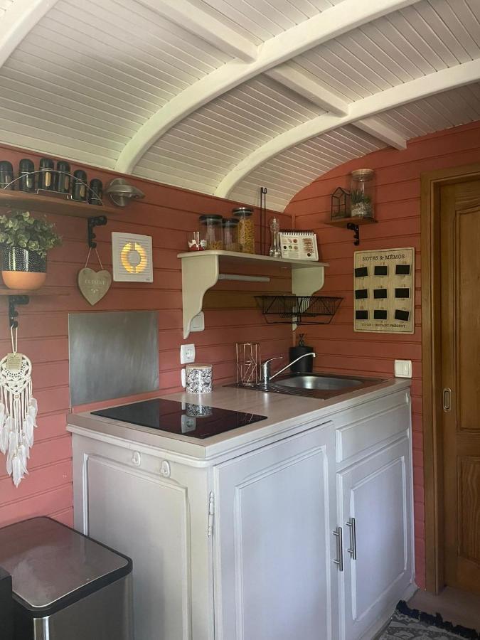 Roulotte En Bois Sud France Guest House Le Soler Exterior photo